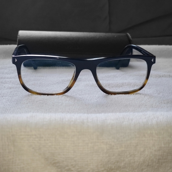 Prada Eyewear - Picture 4 of 5